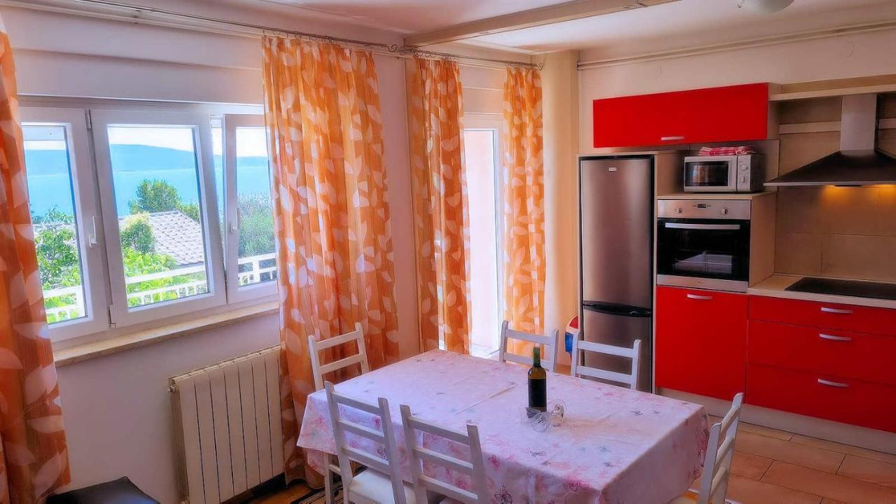 Apartmens Adriana ノヴィ・ヴィノドロスキー エクステリア 写真